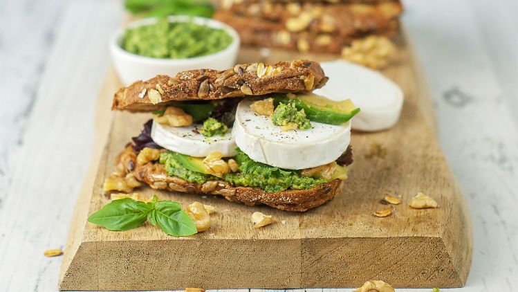 Bettine-gerijpt---toast-met-pesto