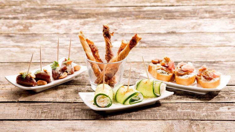 Ziegenkäse-Gurkenrollen